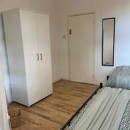 Homestay Contemporary Private Near Central *