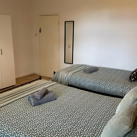 Contemporary Private Near Central *