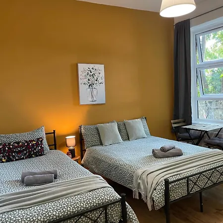 Contemporary Private Near Central *