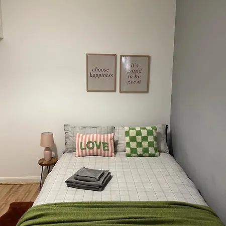 Contemporary Private Near Central * London