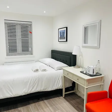 Guest house Riverside Premium Double Garden View E14 London