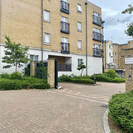Orange Flat By Lower Regent Canal Apartment London
