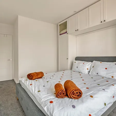 Apartment Modern Penthouse In Wembley London
