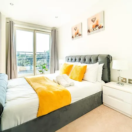 Apartment Greenwich Station Suite: Luxury 2-bed With Playstation