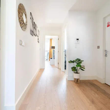Apartment Greenwich Station Suite: Luxury 2-bed With Playstation