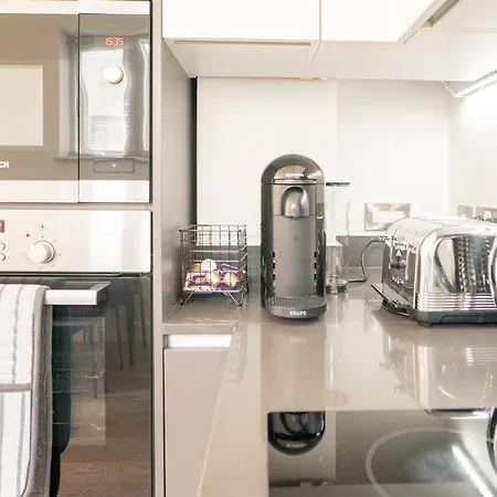 Apartment Greenwich Station Suite: Luxury 2-bed With Playstation *