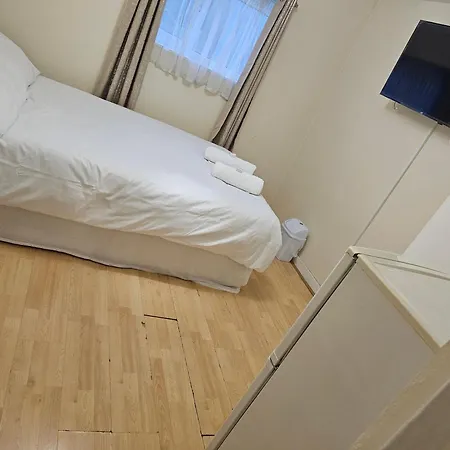 Guest house Bruce London