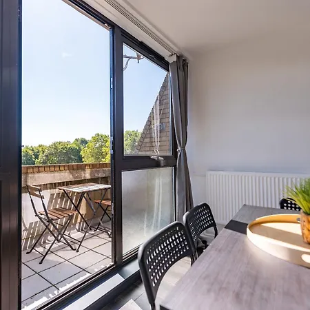 Luxury 3 Bedroom Flat With Balcony In Westbourne Park *