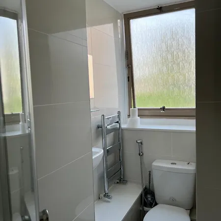 Modern 3 Bedroom 3 Bathroom With Private Garden - Maida Vale *