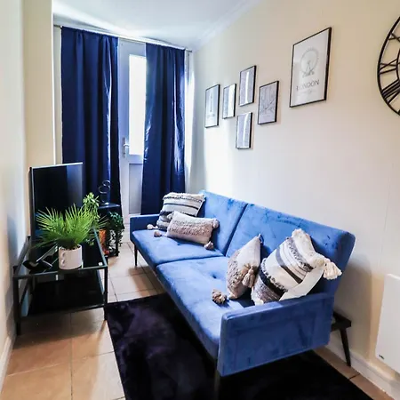Cosy Property Right By Warren Street Station! Free Wifi! Apartment *