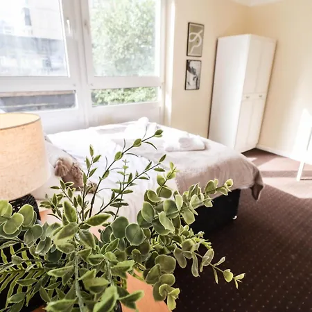 Cosy Property Right By Warren Street Station! Free Wifi!