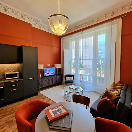 Beautiful Victorian In Hyde Park By Tube Stations - No Stairs *