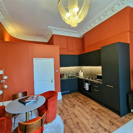 Beautiful Victorian In Hyde Park By Tube Stations - No Stairs Apartment