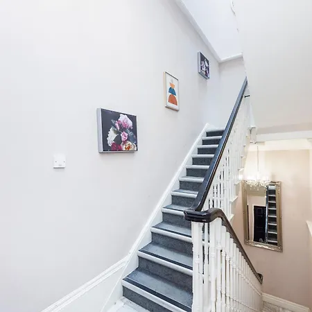 Aparthotel Mansion House With Spacious Close To Excel And Canarywharf *