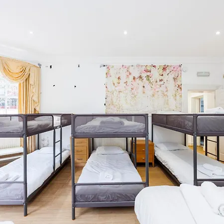 Mansion House With Spacious Close To Excel And Canarywharf *