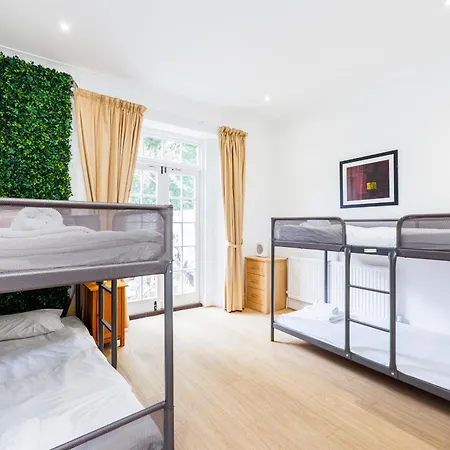 Mansion House With Spacious Close To Excel And Canarywharf Aparthotel *