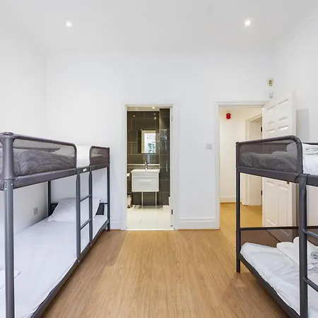 Mansion House With Spacious Close To Excel And Canarywharf * London