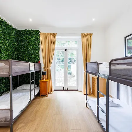 Mansion House With Spacious Close To Excel And Canarywharf London
