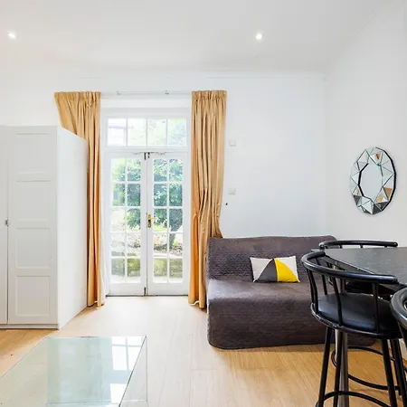 Mansion House With Spacious Close To Excel And Canarywharf Aparthotel *