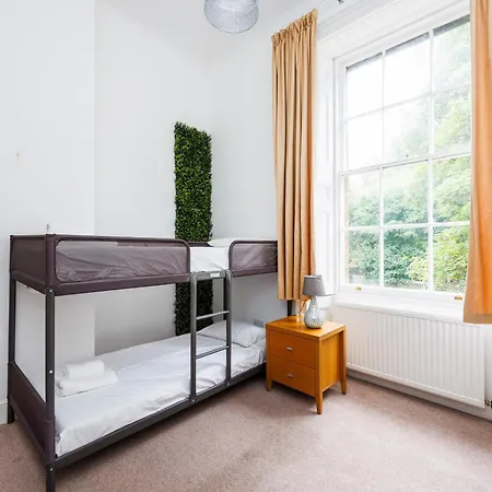Mansion House With Spacious Close To Excel And Canarywharf
