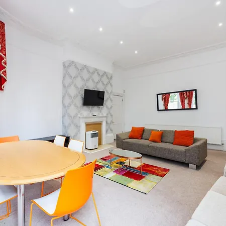 Mansion House With Spacious Close To Excel And Canarywharf Aparthotel *