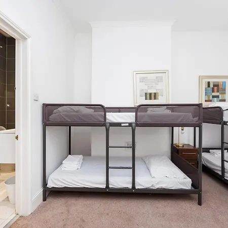 Mansion House With Spacious Close To Excel And Canarywharf Aparthotel *