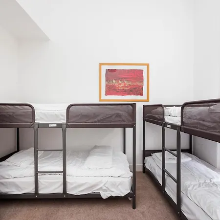 Aparthotel Mansion House With Spacious Close To Excel And Canarywharf London