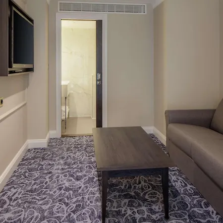 Hilton Euston 4*