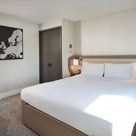 Hilton London Heathrow Airport Hotel