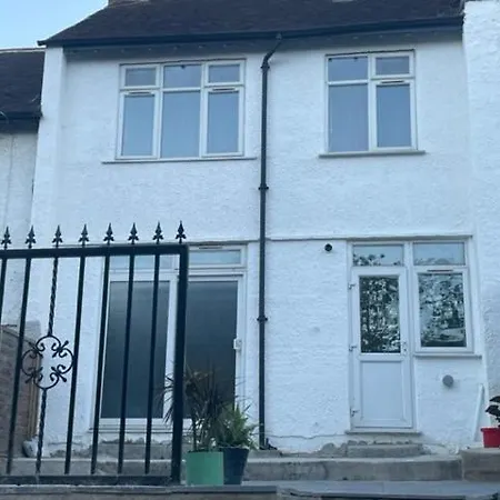 5 Bed 5mins From Wembley Stadium Appartement *
