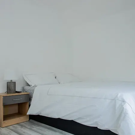 Apartment Floral, 5 Bed House In London With Garden, Parking *