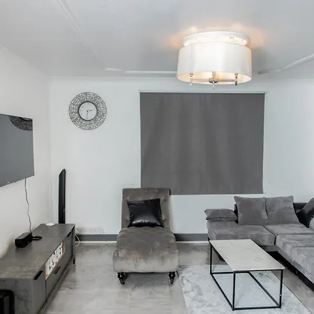 Apartment Floral, 5 Bed House In London With Garden, Parking *