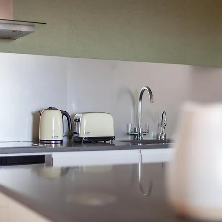 The South Hampstead Collection - Tbu *