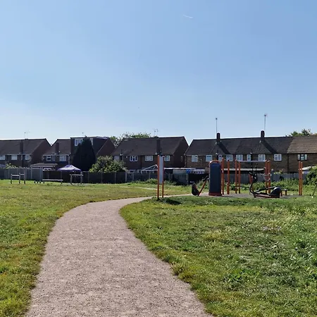 Holiday home Lovely 4 Bed House With Patio & Bbq Erith