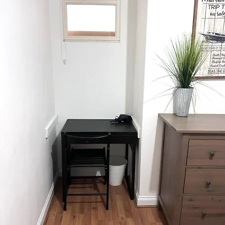 Aldgate Guest house