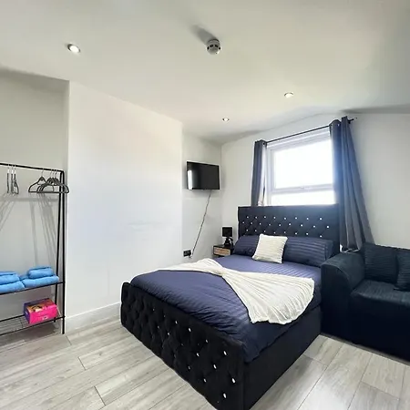 Studio * London