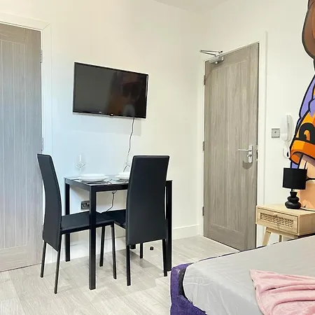 Apartment Studio London