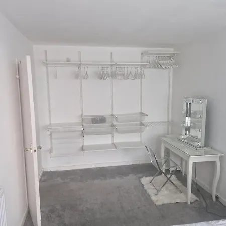 Apartment Immaculate 1-bed In *