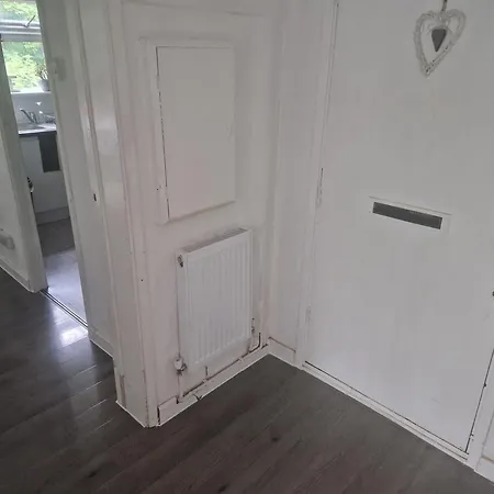 Immaculate 1-bed In *