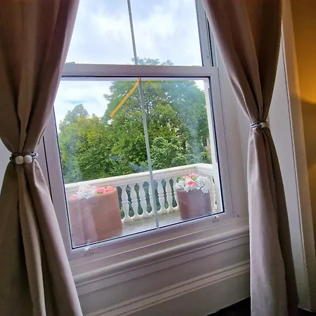 Stylish Hyde Park By Tube Stations With Elevator Apartment *