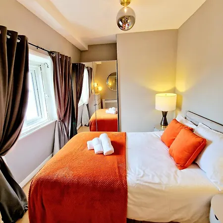 Brilliant 3 Bedroom's In Hyde Park With Elevator - 1 Flight Of Stairs Only Apartment London