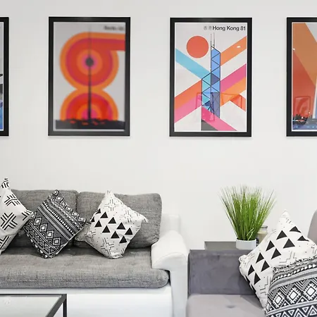 Apartment Luxury 3 Bedroom House In Limehouse, Close To City! Sleeps 6-8!