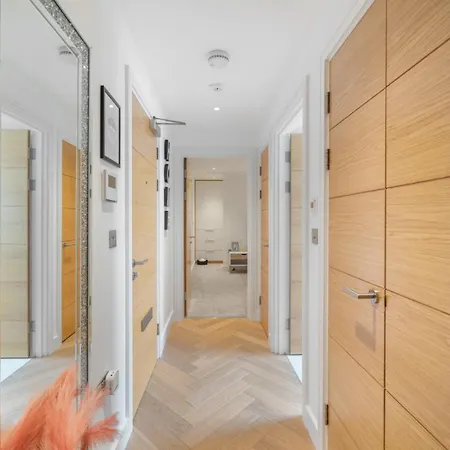 Stunning 1-bedroom Penthouse In Marble Arch 72