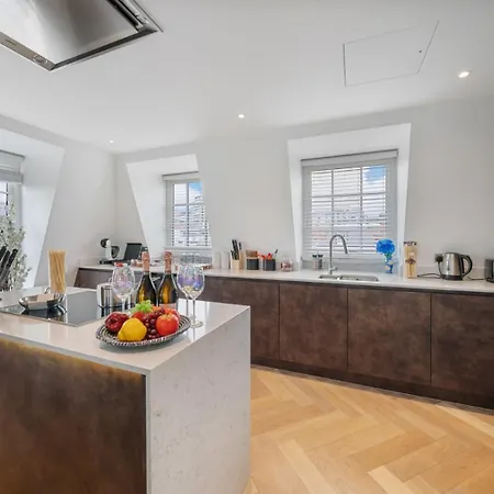 Apartment Elegant 3-bedroom Penthouse In Marble Arch 70 *