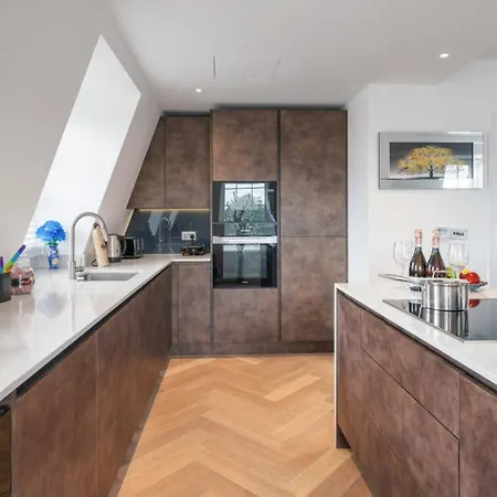 Elegant 3-bedroom Penthouse In Marble Arch 70 *