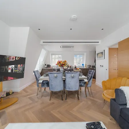 Elegant 3-bedroom Penthouse In Marble Arch 70 Apartment *