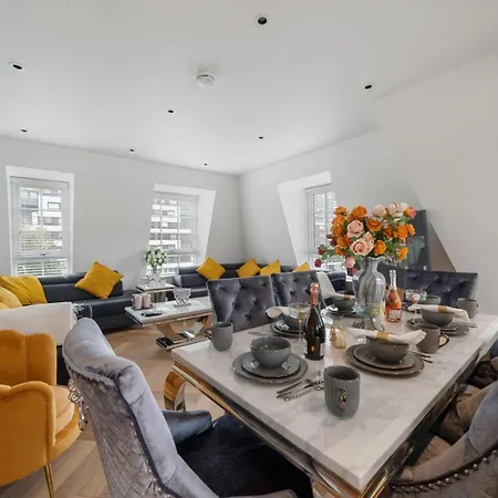 Elegant 3-bedroom Penthouse In Marble Arch 70 Apartment *