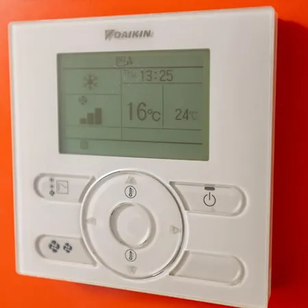 Easyhotel