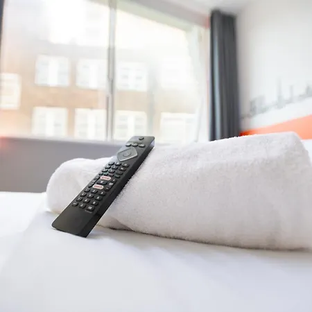 Easyhotel