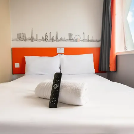 Easyhotel
